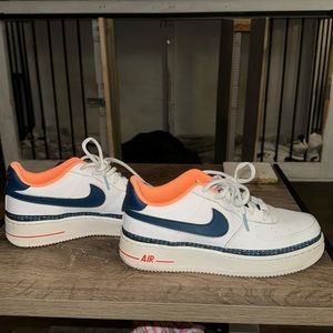 Nike air 6.5 youth shoes